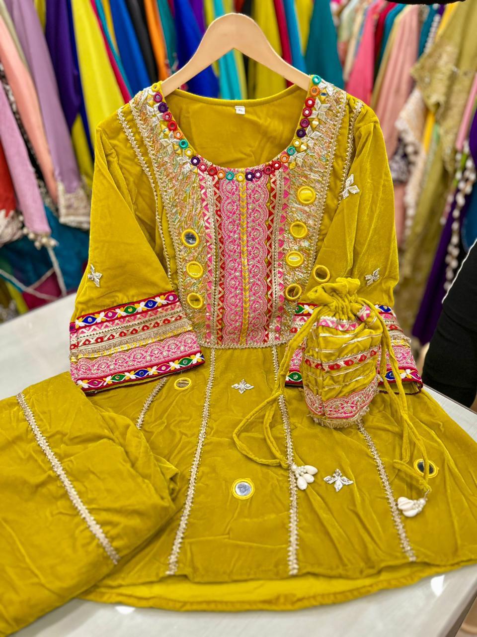 Article 1084 – Pure Velvet Potli Cordset with Gota & Lace Work | Premium Designer Velvet Suit Set | Sizes 40–46