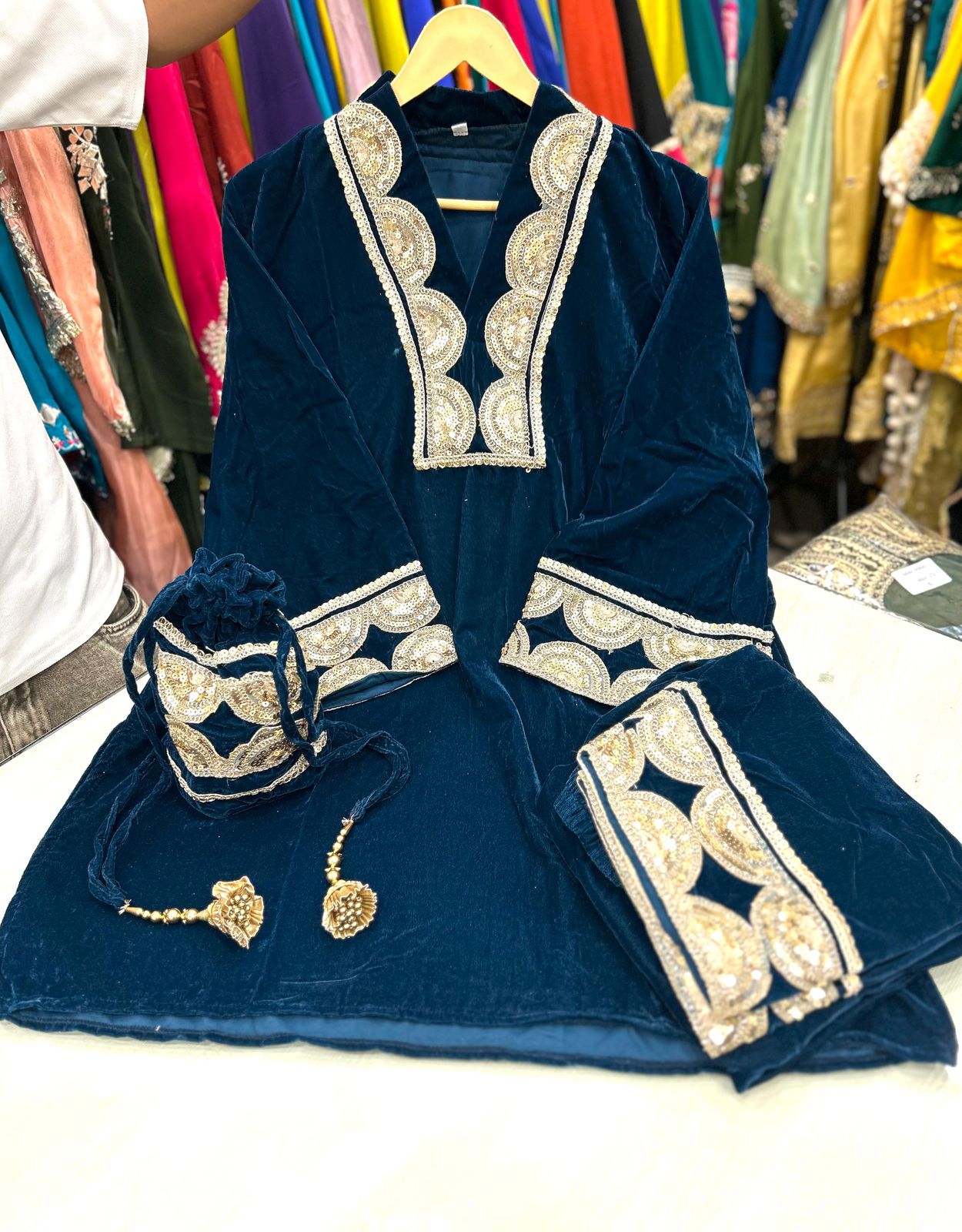 Article 1083 – Pakistani Velvet Cord Set | Premium Embroidered Winter Co-ord