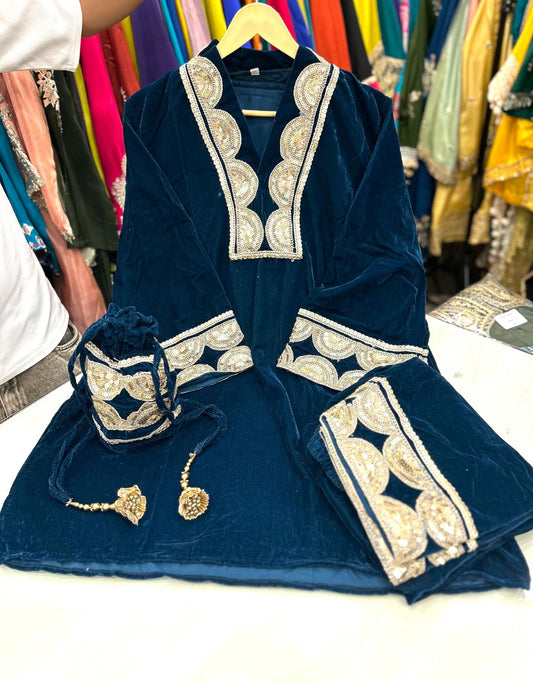 Article 1083 – Pakistani Velvet Cord Set | Premium Embroidered Winter Co-ord