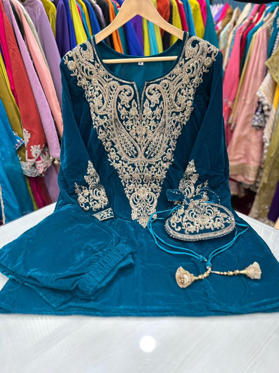 Article 1166 – Pure Velvet Potli Cordset with Premium Embroidery | Sizes 40–46