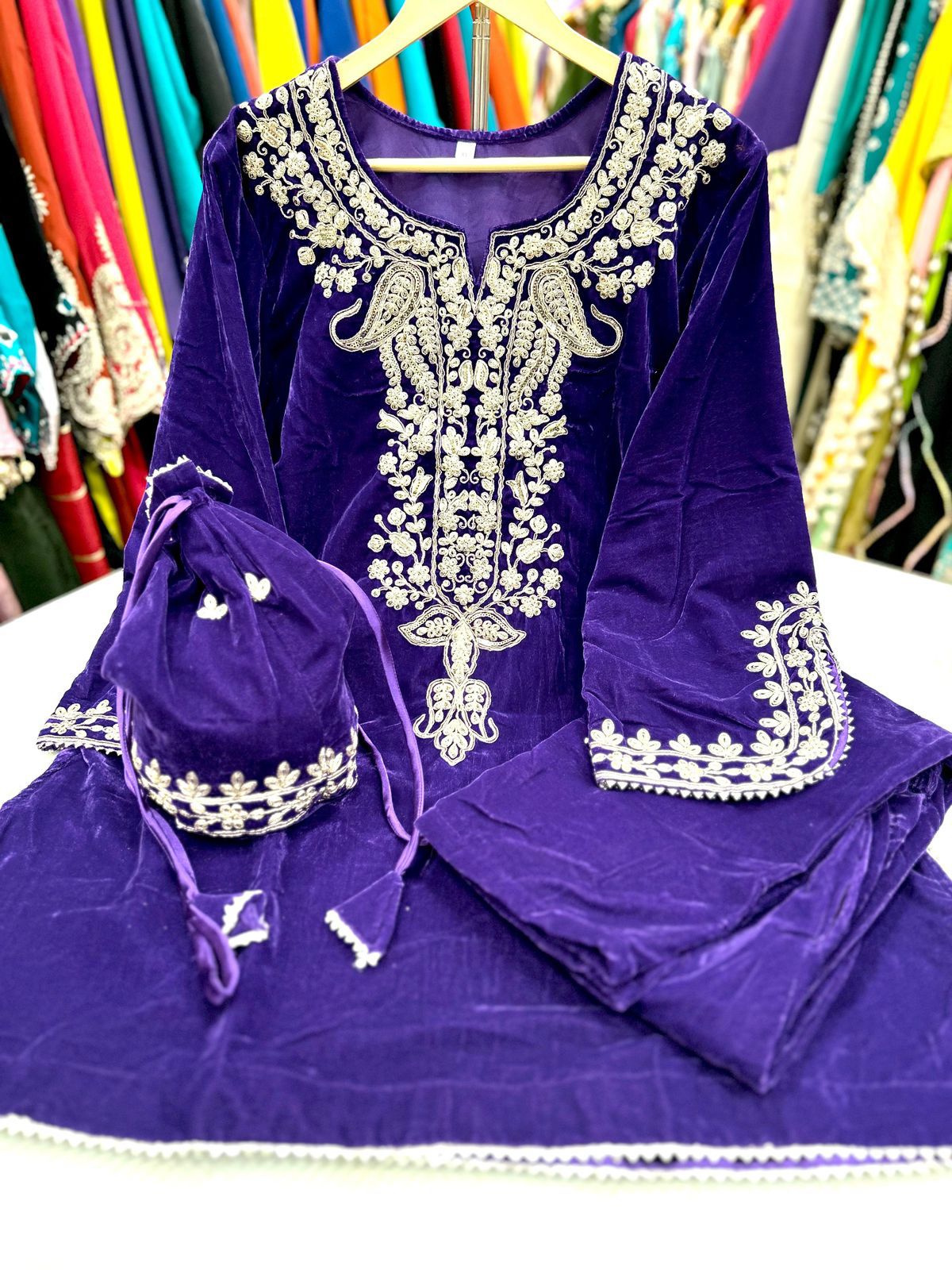 Article 1167 – Pure Velvet Potli Cordset with Premium Embroidery | Sizes 40–46