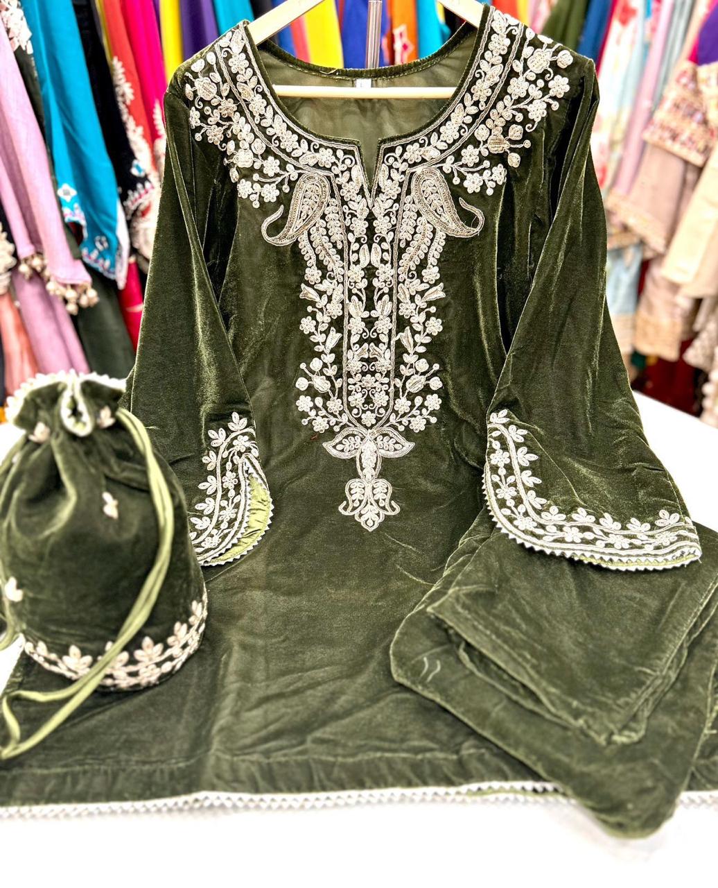 Article 1167 – Pure Velvet Potli Cordset with Premium Embroidery | Sizes 40–46