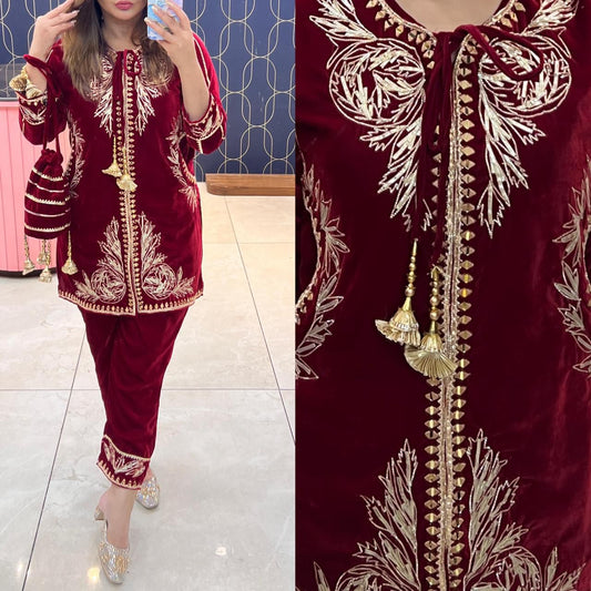 Article 1149 – Pure Velvet Potli Cordset with GotaPatti Work | Premium Velvet Suit Set
