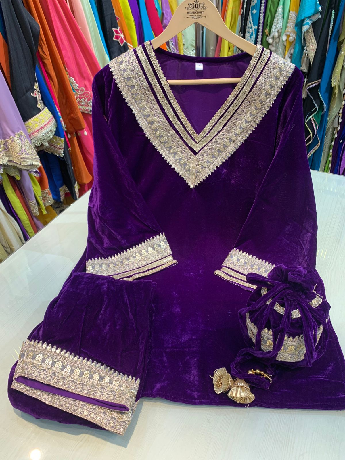 Article 1096 – Pure Velvet Potli Cordset with Premium Lace | Urban Closet