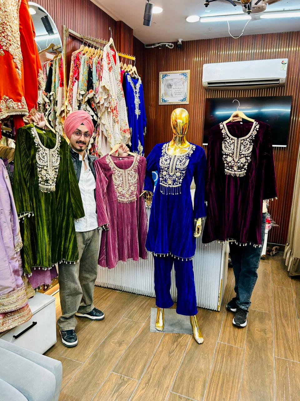 Article 1948 – Premium Crushed Velvet Cord-Set with Elegant Handwork | Sizes 38–46