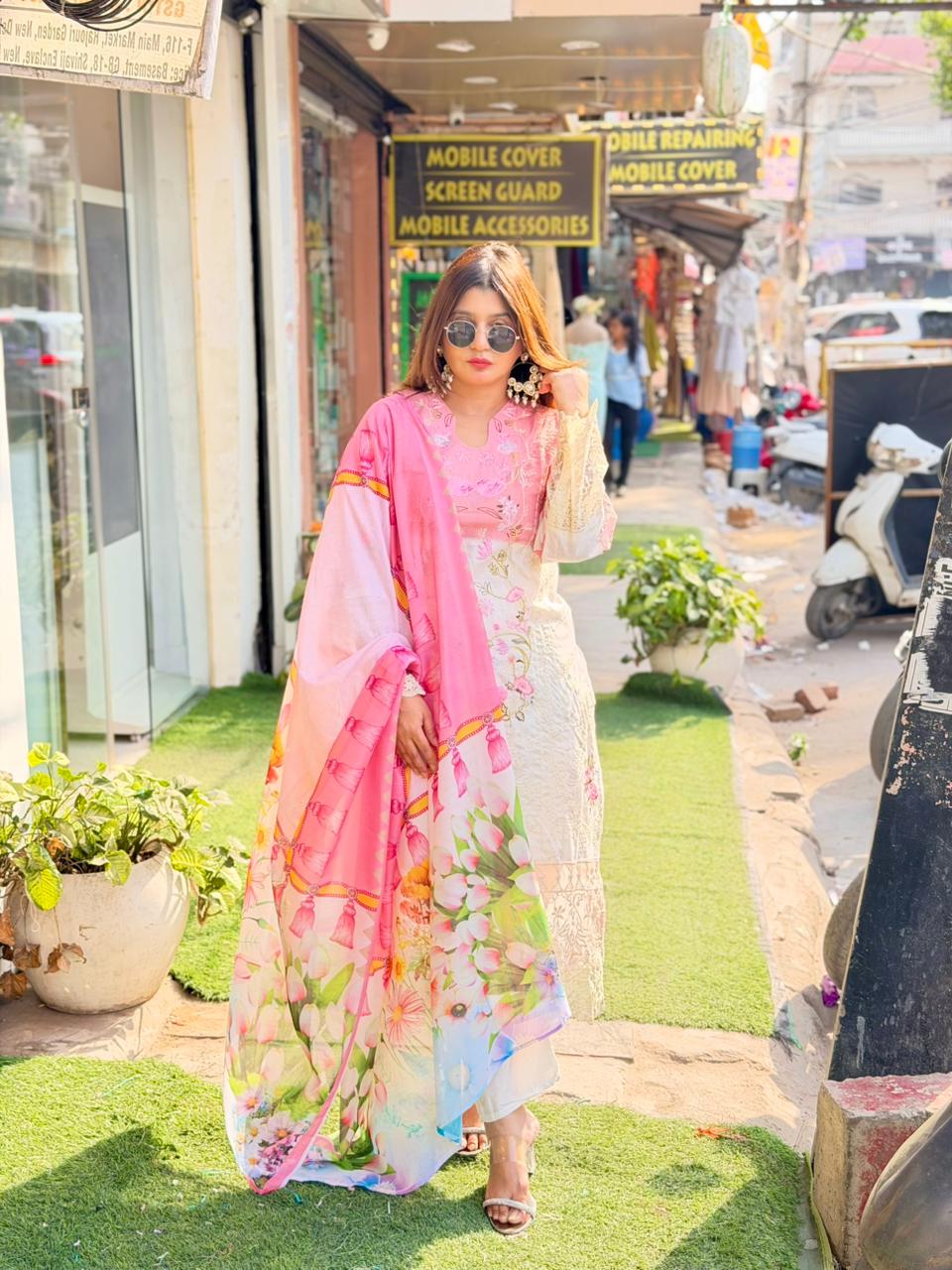 Elegant Pure Cotton Pakistani Suit Online – Designer Dupatta & Beautiful Embroidery
