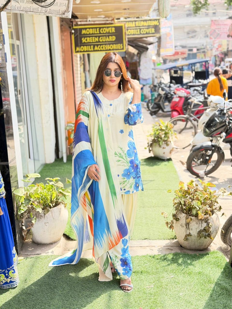 Pure Pakistani printed Muslin Suit with Dupatta , Elegant Ethnic Wear