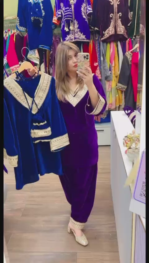 Article 1096 – Pure Velvet Potli Cordset with Premium Lace | Urban Closet