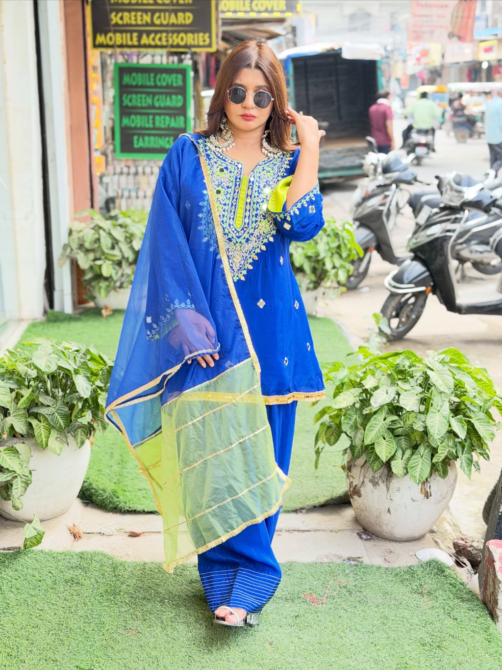 Article 1911 – Pure Crepe Farshi Salwar Suit With Two-Tone Organza Dupatta & Mirror Work