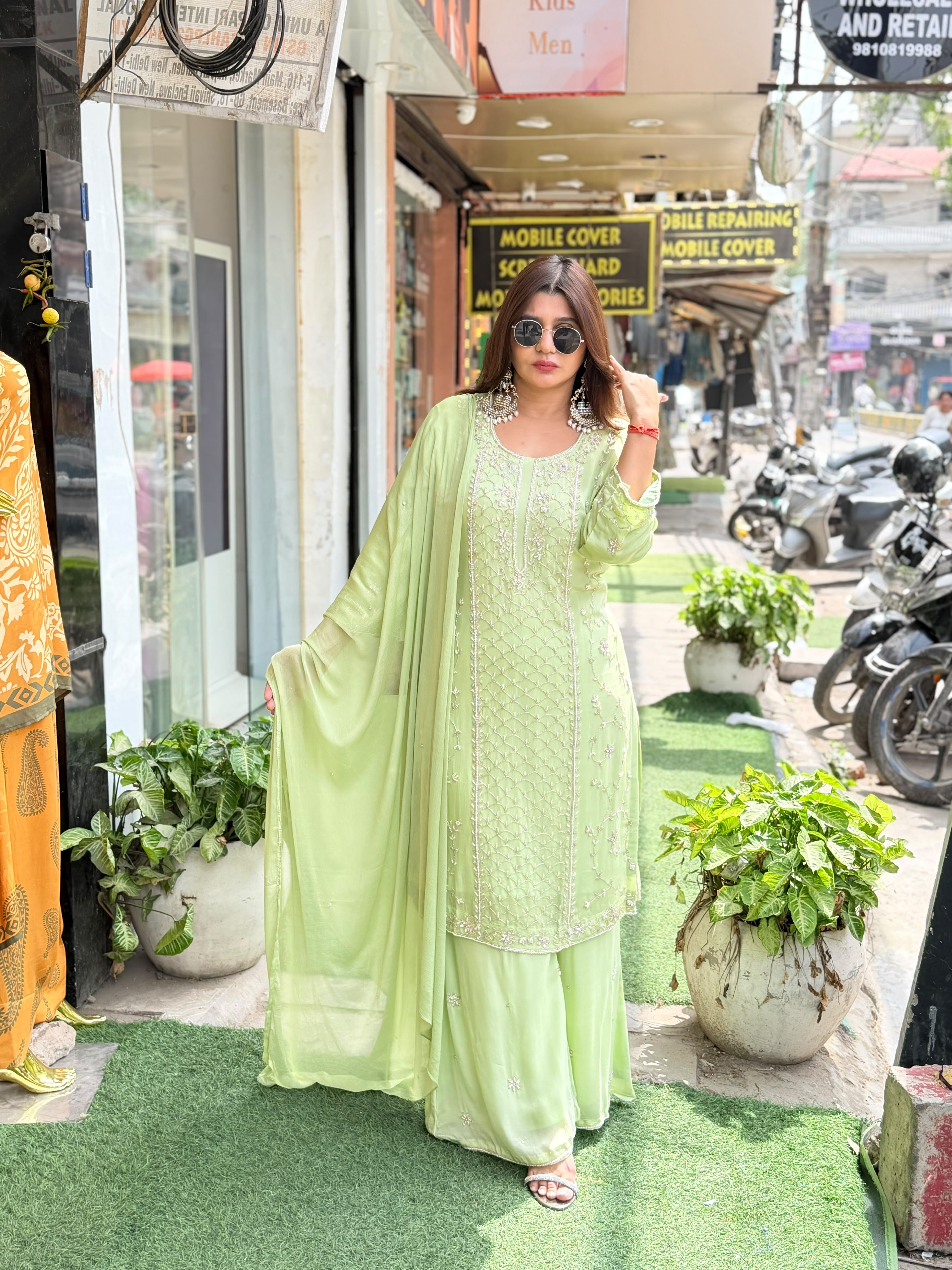 Pure chenon suit with original handwork