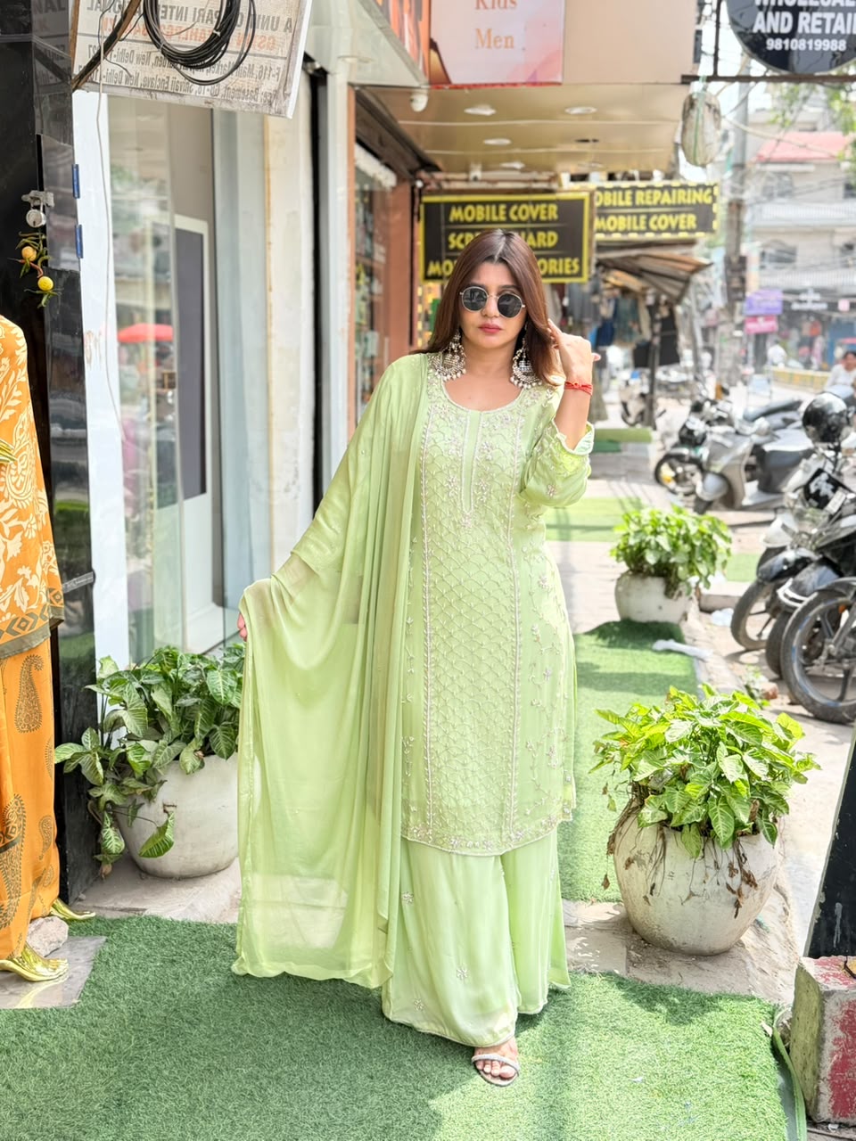 Pure chenon suit with original handwork