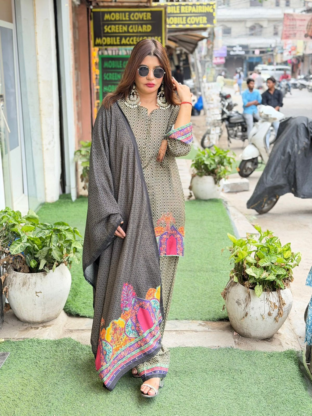 Pure Pakistani printed Muslin Suit with Dupatta , Elegant Ethnic Wear