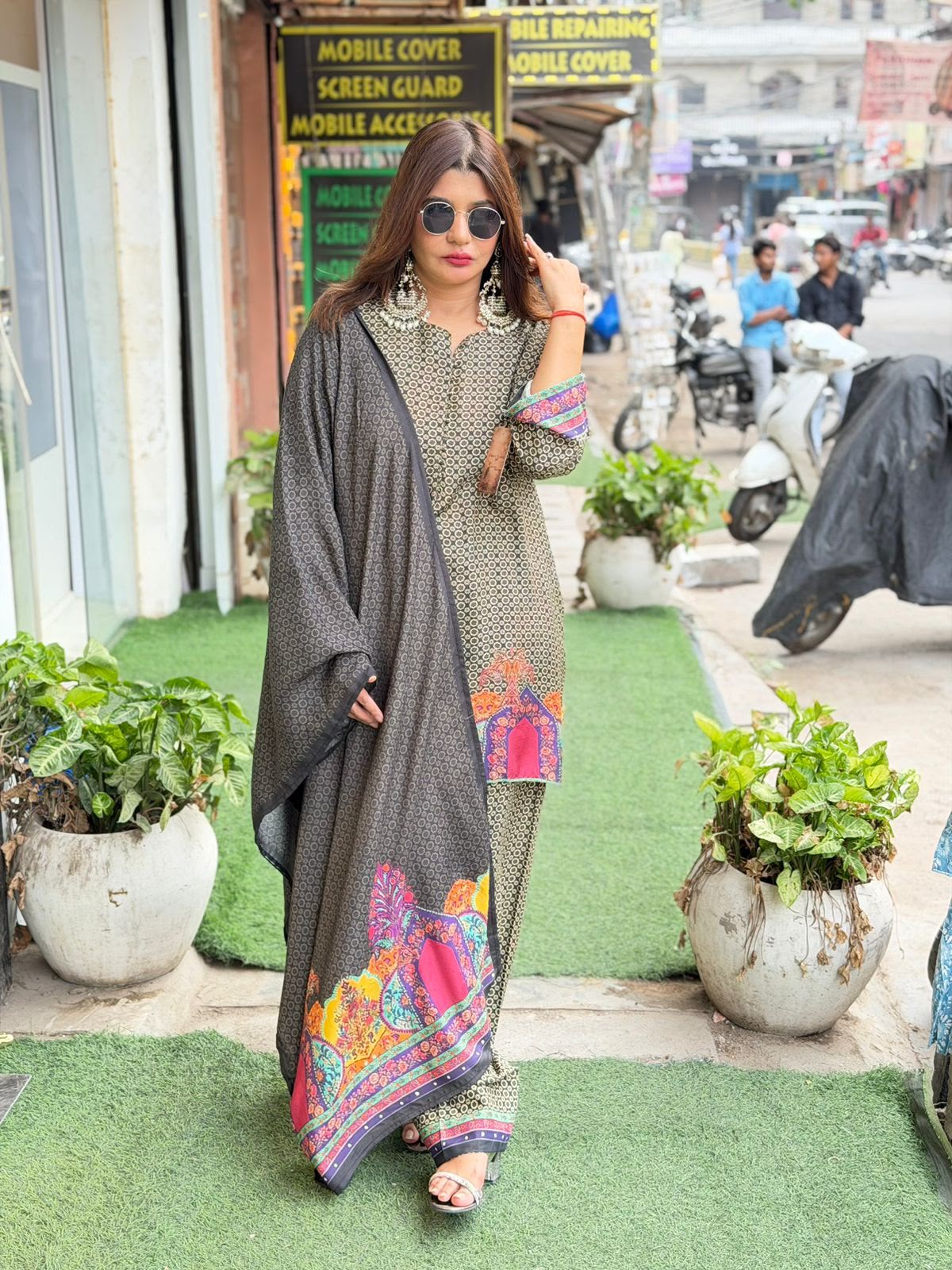Pure Pakistani printed Muslin Suit with Dupatta , Elegant Ethnic Wear
