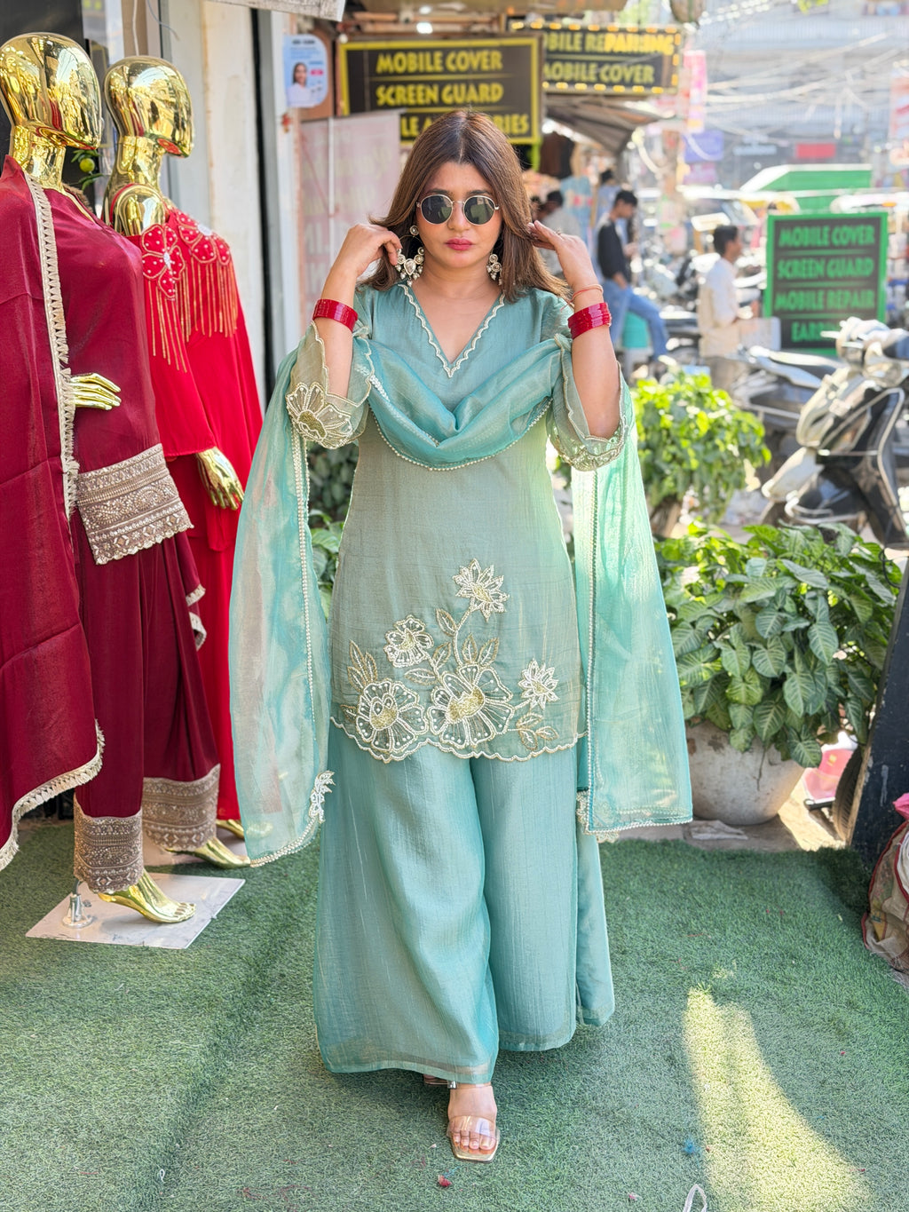 " PARI " - Three piece set with pure handwork and sharara