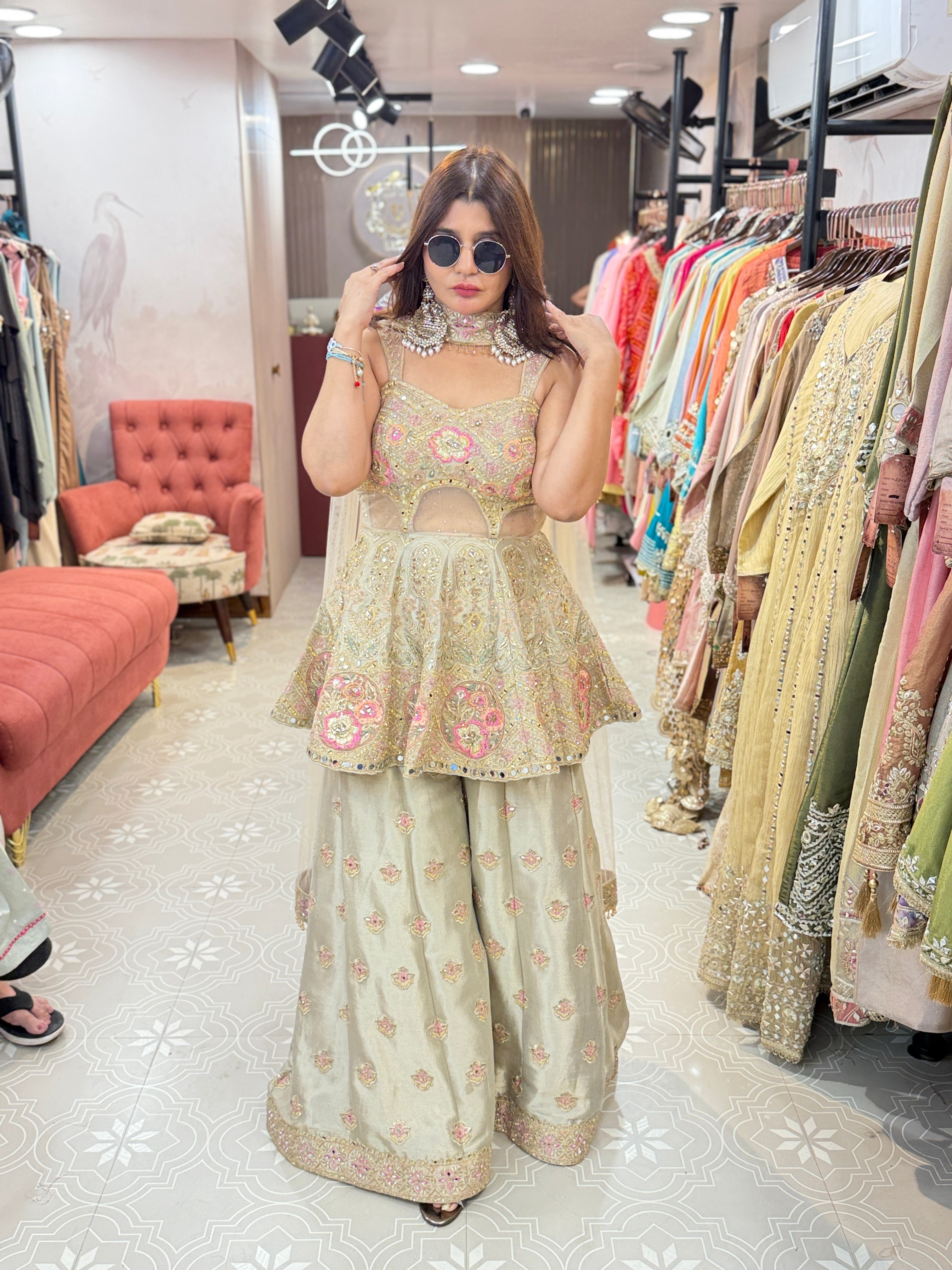 Pure tissue three piece with handwork